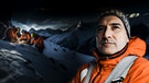Porträt Ulli Steiner, im Hintergrund Rettungszene im Gebirge (Montage) | Bild: BR/Bayer, Trischler