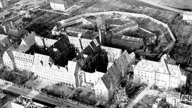 Der Nürnberger Justizpalast im Winter 1945/46 mit Gefängnis im Hintergrund | Bild: Stadtarchiv Nürnberg