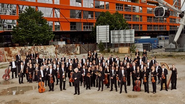 Symphonieorchester des Bayerischen Rundfunks unter der Künstlerischen Leitung von Sir Simon Rattle im Münchner Werksviertel. | Bild: BR/Astrid Ackermann