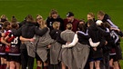 Die Clubfrauen stehen beeinander, nachdem ihr Abstieg in die 2. Bundesliga entschieden wurde. | Bild: BR